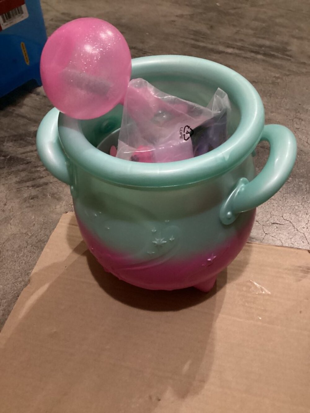 Magic Mixies Interactive Magic Cauldron Playset Pink